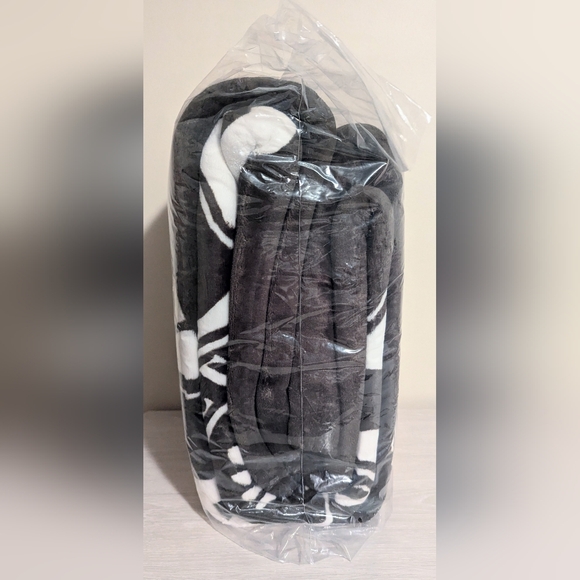 Victoria's Secret PINK Sherpa Blanket Vintage Green 60"X72" New 2021 - Picture 4 of 7